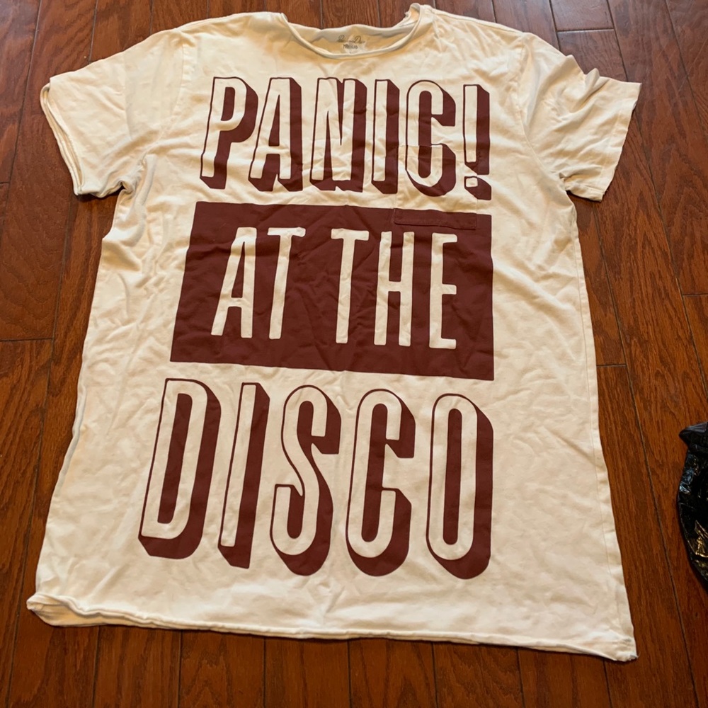 Tee shirts